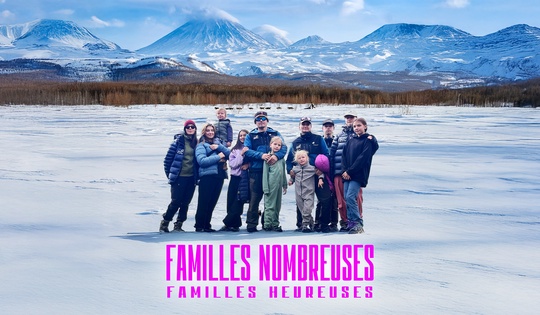 How do large families live in different corners of Russia